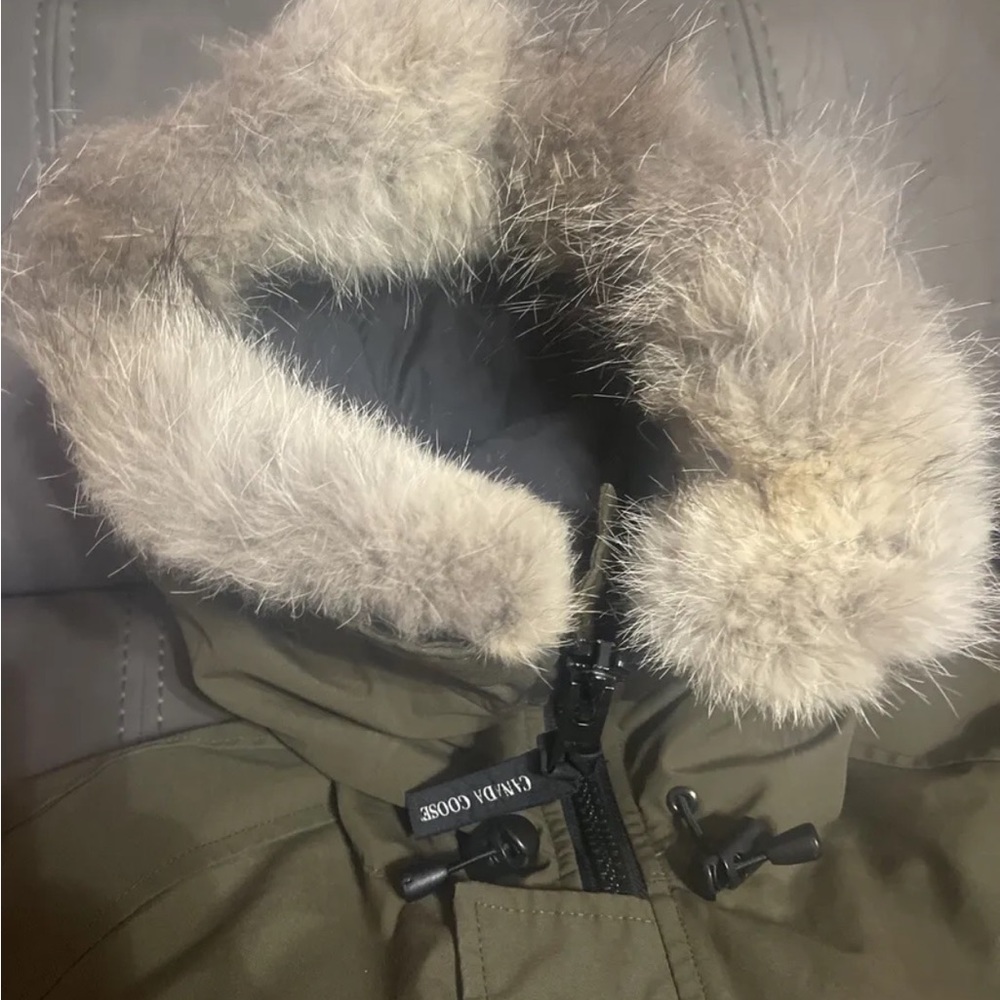 Canada Goose Puffy waist coat